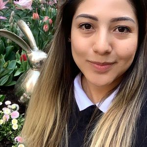 Meet your Posher, Laura